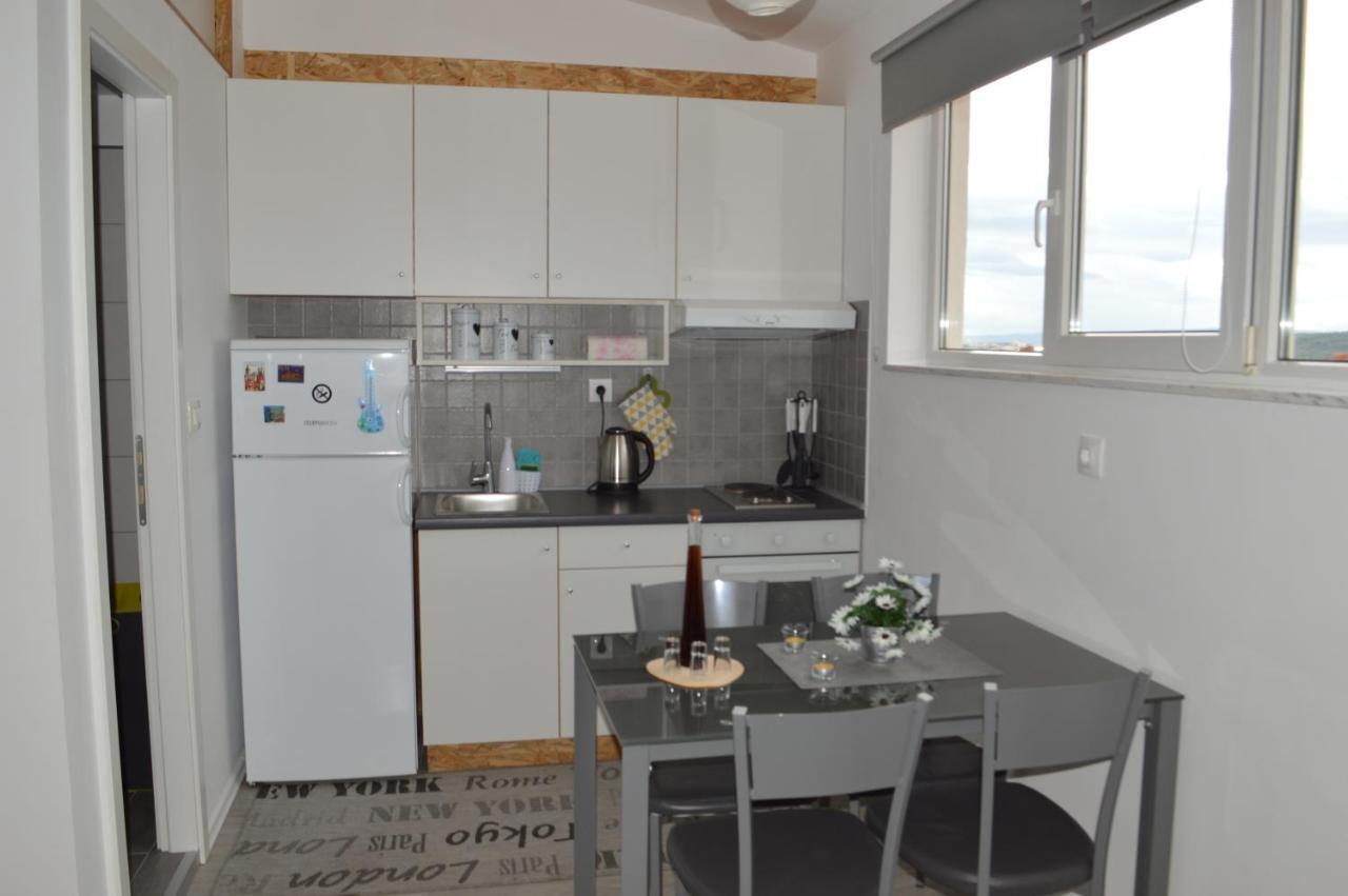 Apartman Luka Kastela Bagian luar foto